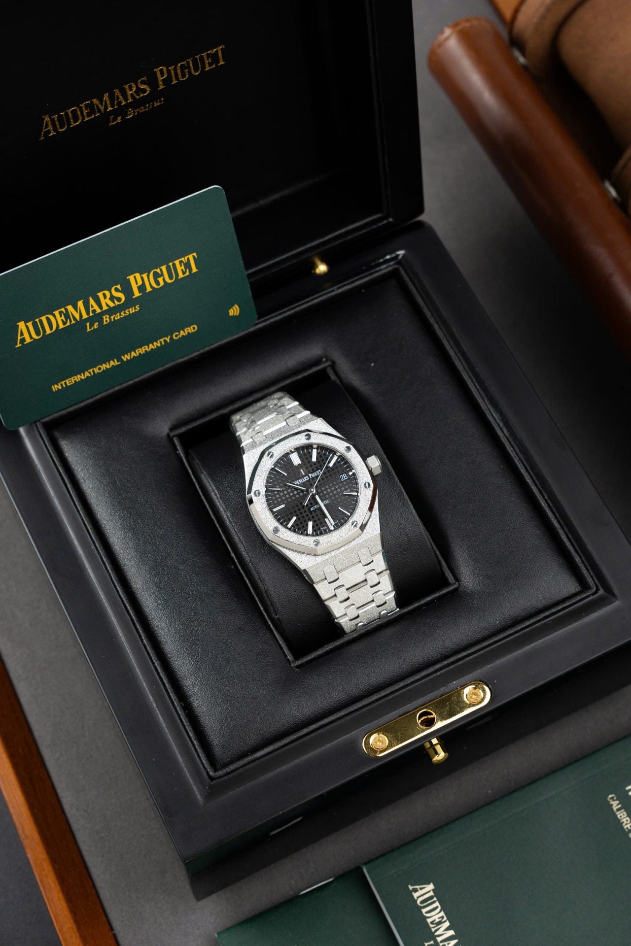 AP - Royal Oak Frosted Gold 15454BC Black Dial 37mm with Box
