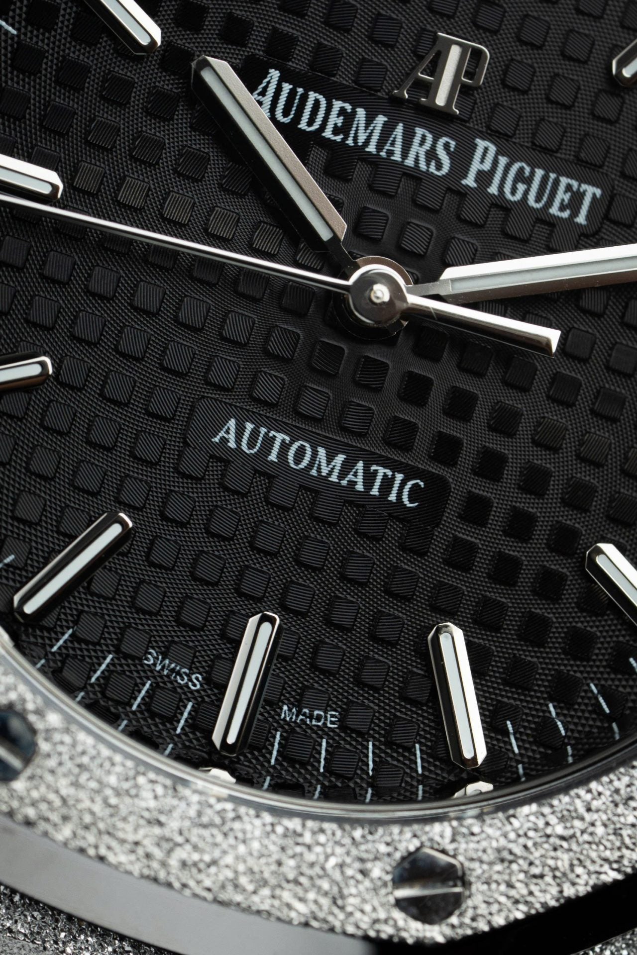 AP - Royal Oak Frosted Gold 15454BC Black Dial 37mm with Box