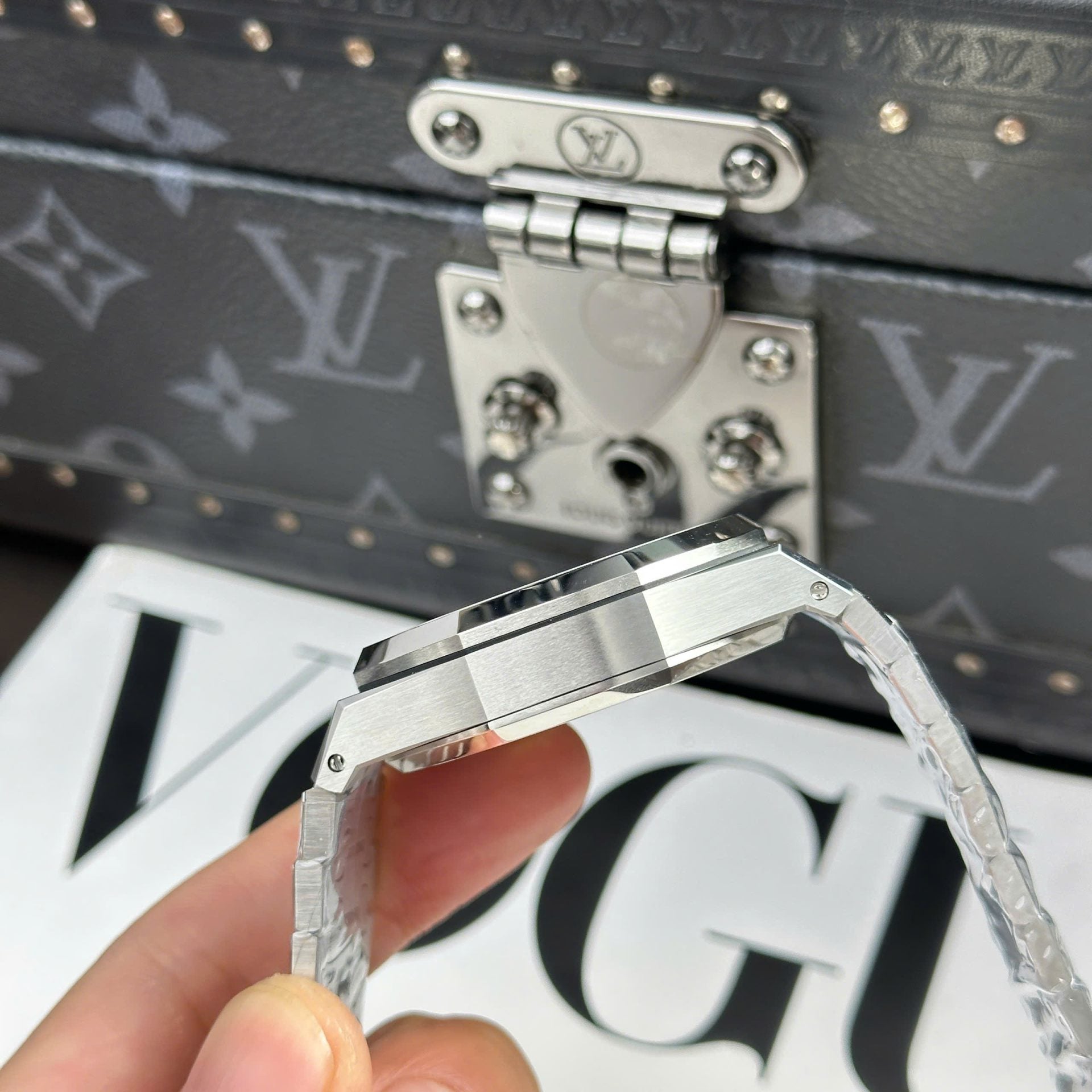 AP - Royal Oak 26240ST Green Dial 41mm with Box