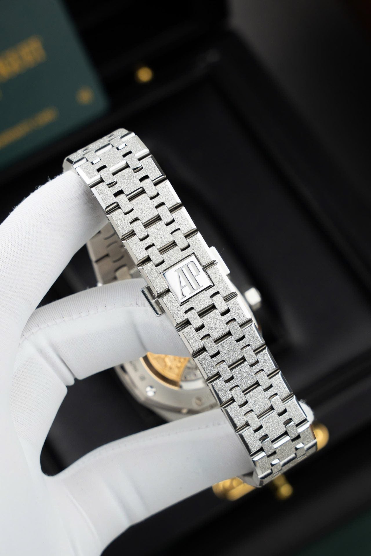 AP - Royal Oak Frosted Gold 15454BC Black Dial 37mm with Box