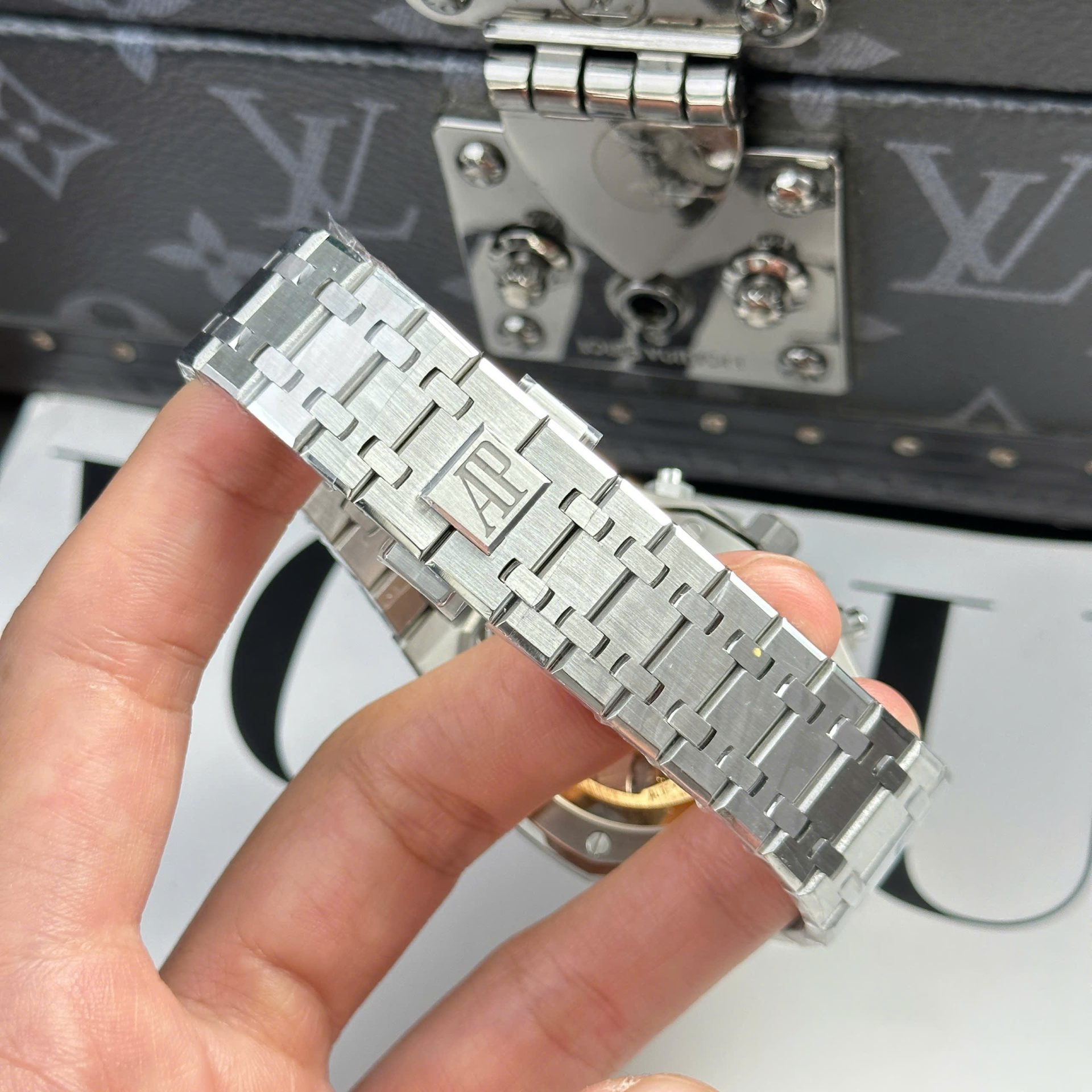 AP - Royal Oak 26240ST Green Dial 41mm with Box