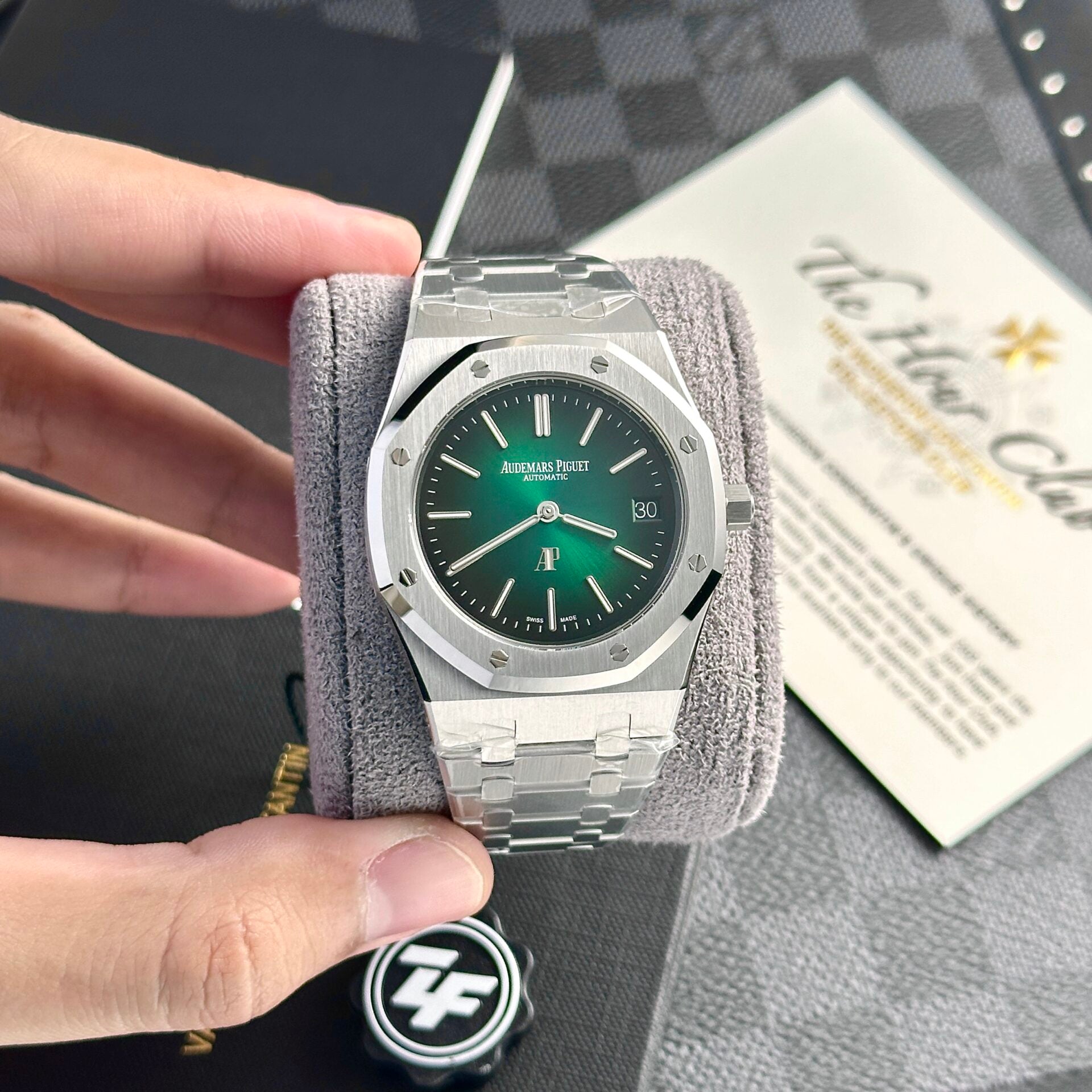 AP - Royal Oak Jumbo 16202ST Green Dial 39mm with Box