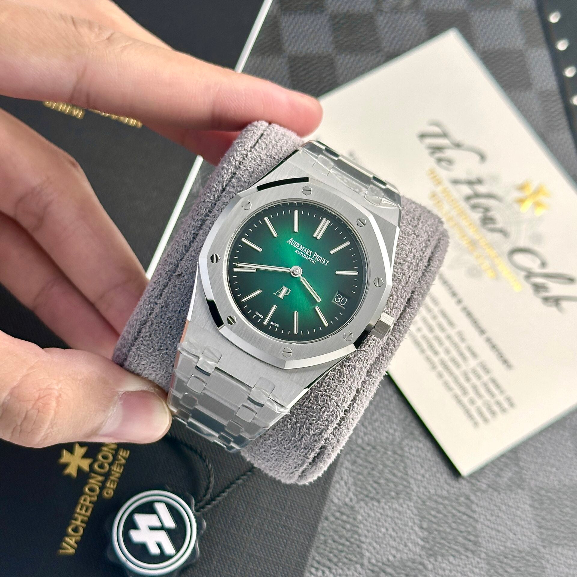 AP - Royal Oak Jumbo 16202ST Green Dial 39mm with Box