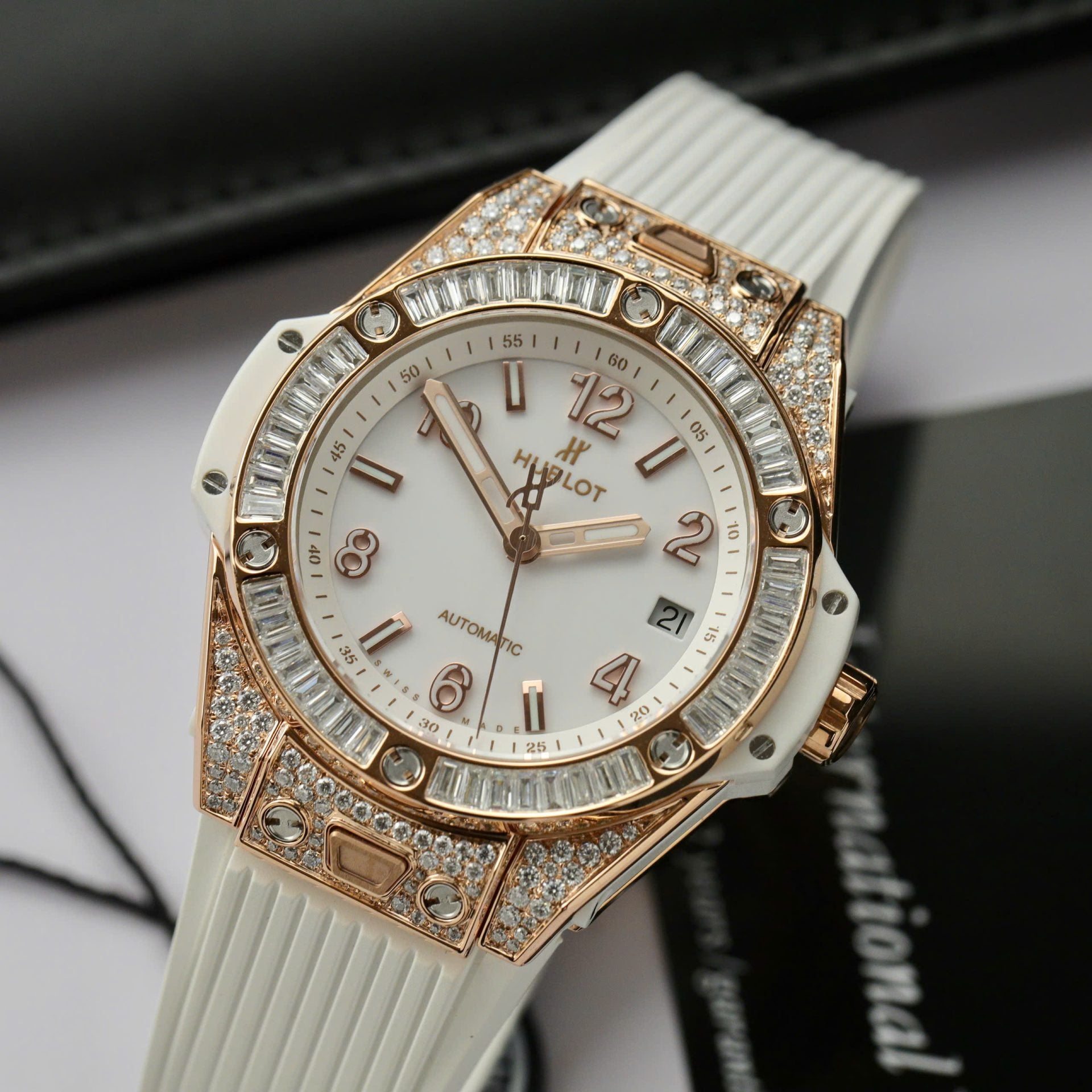 Hublot Big Bang One Click King Gold Black Dial Rubber Strap 39mm with Box