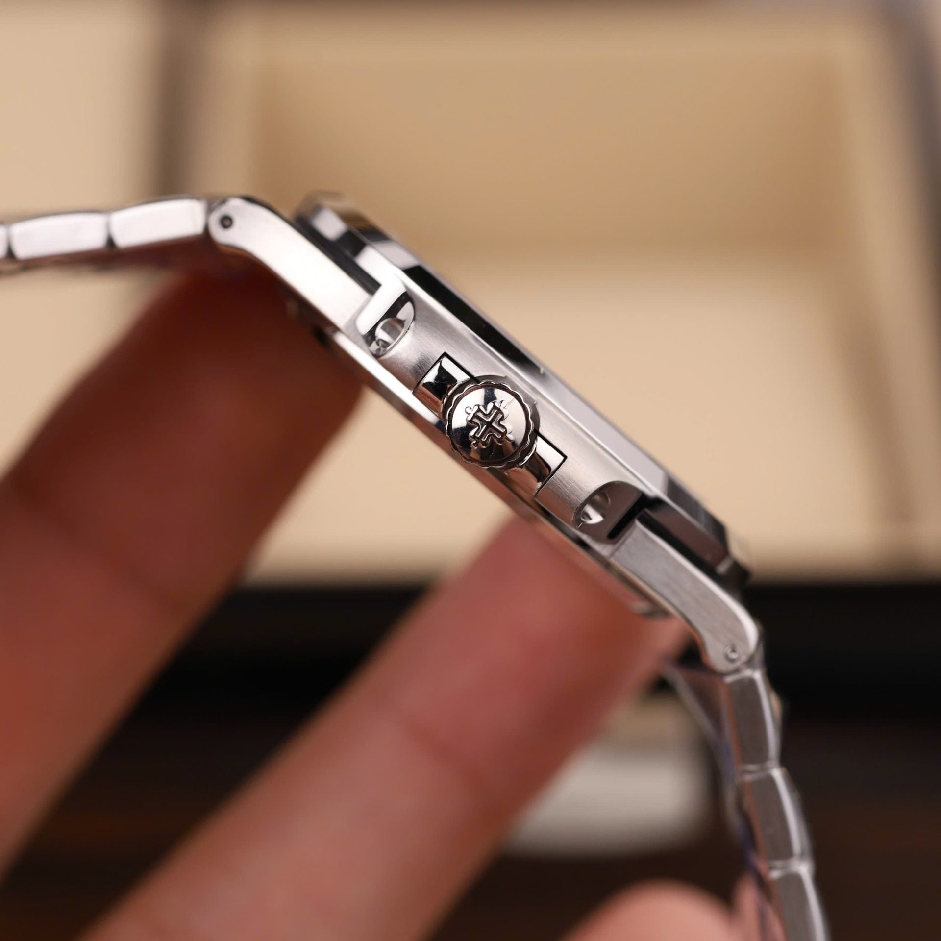 PP - Nautilus 5711 White Dial Metal Wire 40mm with Box